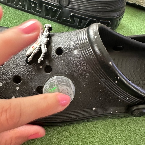 STAR WARS Black Crocs with Star Wars Charms M9 W11 (fit size 9W) - Picture 2 of 8